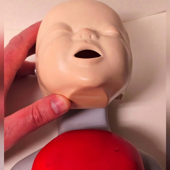 Life/form Basic Buddy Infant Training CPR Manikin - Picture 3 of 6